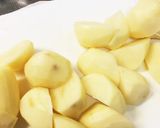 肉じゃがリメイクにも!ピリ辛ジャガ蒟蒻作り方1写真