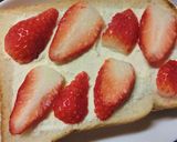 食感W❀ミルキーな白チョコいちごトースト作り方3写真