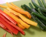 カラフル！ベジの鶏皮巻き作り方3写真