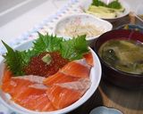 切ってのせるだけイクラとサーモンの親子丼作り方1写真