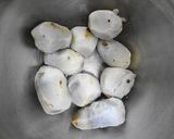 里芋と韮、豚挽き肉のピリ辛胡麻煮作り方1写真