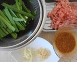 里芋と韮、豚挽き肉のピリ辛胡麻煮作り方2写真