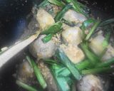 里芋と韮、豚挽き肉のピリ辛胡麻煮作り方5写真
