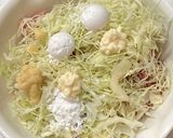 千切りキャベツ入りの塩つくね作り方1写真