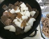 大根,豚肉,コンニャクの味噌炊き作り方2写真