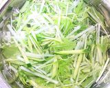 ゆで鶏と水菜の塩ゆずサラダ作り方1写真