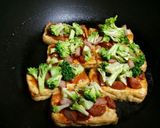 ｳｲﾝﾅｰとﾌﾞﾛｯｺﾘｰの厚揚げピザ風作り方6写真