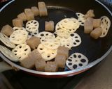 ピリ辛！こんにゃくと蓮根の炒め物作り方4写真