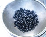 圧力釜でふっくら、しっかり、にがり黒豆作り方1写真