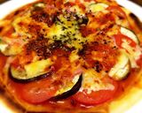 ミートソースで茄子とトマトのピザ作り方3写真