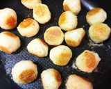 簡単おつまみ♡もちもちじゃがチーズボール作り方3写真