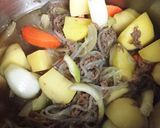 圧力鍋で牛肉をつかった肉じゃが作り方1写真
