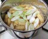 豚肉・油揚げ・長ネギで肉汁うどん作り方6写真