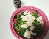 豆苗とチキンのにんにくレンチンサラダ作り方1写真