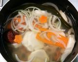 海老芋と豚肉と根菜きのこ具だくさん味噌汁作り方4写真