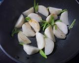 シンプル♬かぶと舞茸とはんぺん炒め作り方2写真