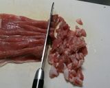 ニラとモヤシ豚キムチ炒め　キムチ鍋の素で作り方1写真