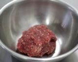 チェダ—とスティルトンのチーズバーガー作り方1写真