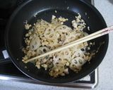 ご飯が進む～♪蓮根とひき肉のきんぴら作り方3写真