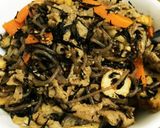 ごまたっぷり☆豚肉とひじきの炒め物♩作り方6写真