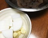 簡単牛スジ煮込み、ニンニク風味作り方2写真