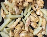 鶏肉とジャガイモのオイスターソース炒め作り方6写真