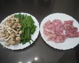 蒸し煮でヘルシー＆経済的♪　豚もやし鍋☆作り方1写真