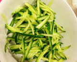 きゅうりと中華くらげのサラダ作り方1写真