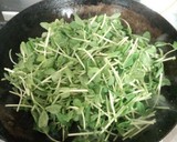豆苗と砂肝の塩炒め作り方6写真