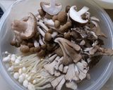 せせりとレタスのあっさり醤油鍋作り方3写真