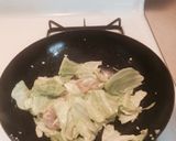 エビとキャベツの塩焼きそば作り方2写真