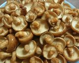 3種の冬きのこと里芋ワカメの激旨味噌汁作り方3写真