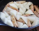簡単トロトロ～♫鶏手羽中と大根の煮物作り方3写真