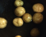 新じゃがと豚挽肉の豆板醤炒め作り方1写真