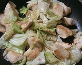 ☆むね肉とキャベツのトロッと塩だれ炒め☆作り方3写真