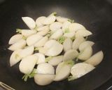 カブの塩昆布オリーブオイル炒め作り方2写真