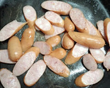 豆苗とウィンナーの塩、胡椒炒め作り方3写真