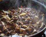 牛肉と舞茸のカレーソース炒め　作り方6写真