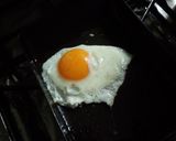 目玉焼き乗せ♬カレーチャーハン☆作り方4写真