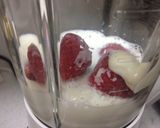 朝食に飲みたい！苺ヨーグルトスムージー作り方2写真