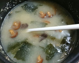 3種の保存キノコと乾燥わかめの味噌汁＾＾作り方6写真