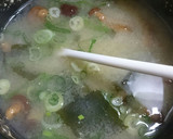 3種の保存キノコと乾燥わかめの味噌汁＾＾作り方7写真