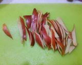 豚肉とキノコのリンゴの皮炒め作り方1写真
