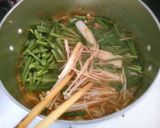 ニラ 豆腐 挽き肉 ピリ辛 味噌煮込み作り方5写真
