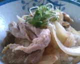 たっぷり玉ねぎ！簡単しょうが焼き丼作り方5写真