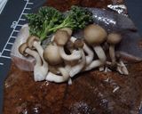 鮭とキノコの 朴葉味噌焼き作り方1写真