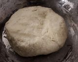 こねて寝かしてモチモチしっとり♪餃子の皮作り方1写真