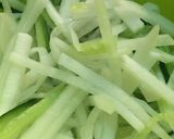 とろろ芋ともずくの柚子風味サラダ作り方1写真