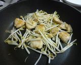 むね肉が絶品おかずに！むね肉の梅ゴマ炒め作り方5写真