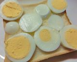 リメイク❀ひじき煮×茹で卵のトースト作り方4写真
